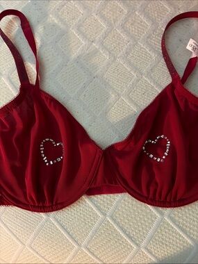 Victoria's Secret Crimson Heart Rhinestone Underwire Bra